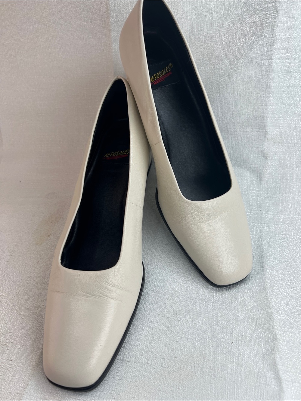 Aerosoles, bone colored heels